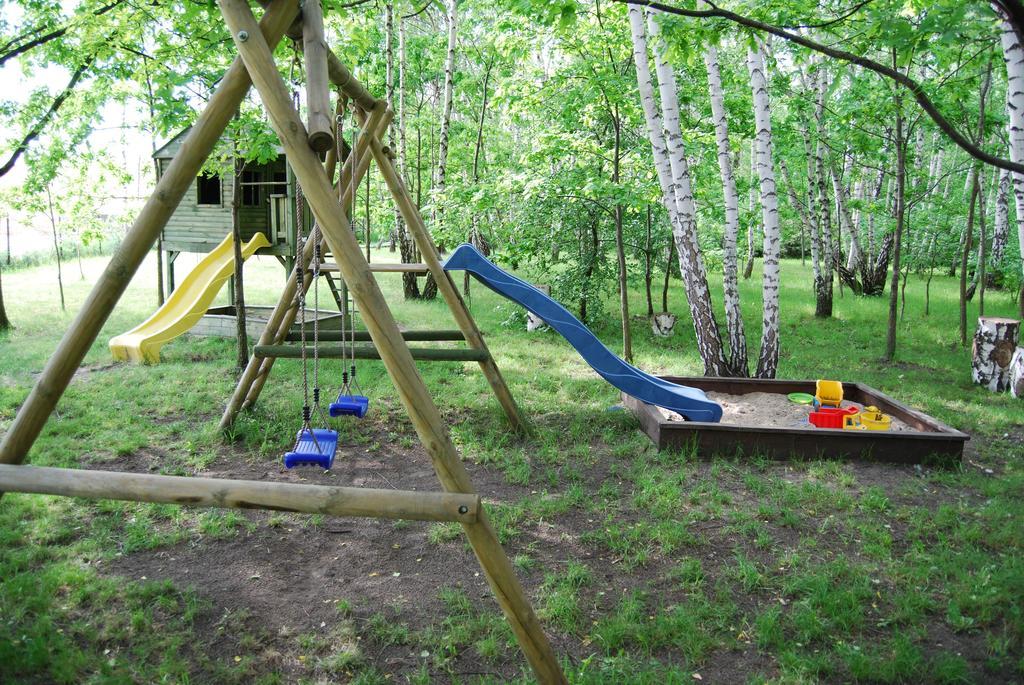 Bed and Breakfast Park Na Wojskiego Марки Экстерьер фото